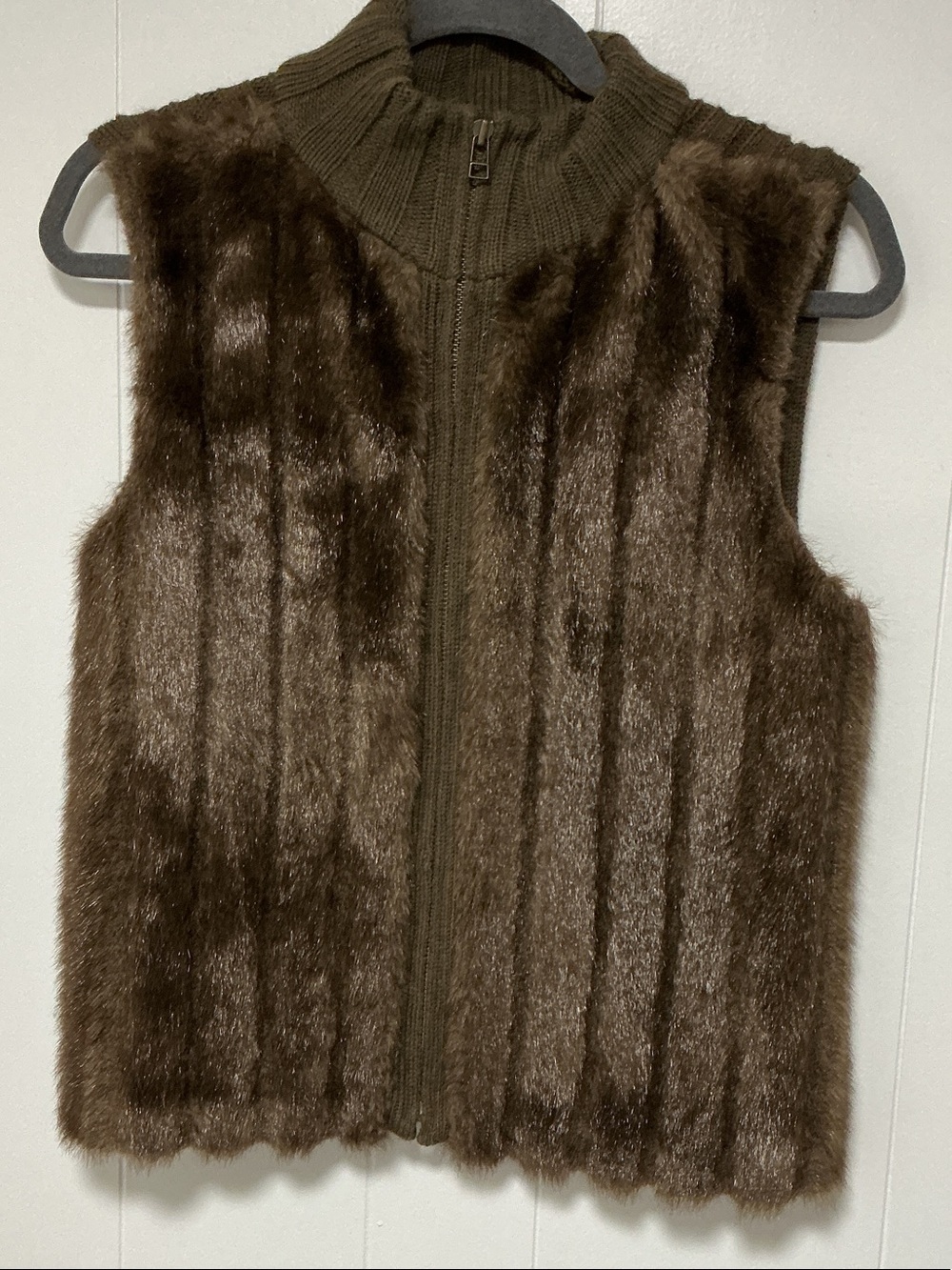 INC International Concepts women’s Dark Brown Faux-Fur Zip-Up Sweater Vest